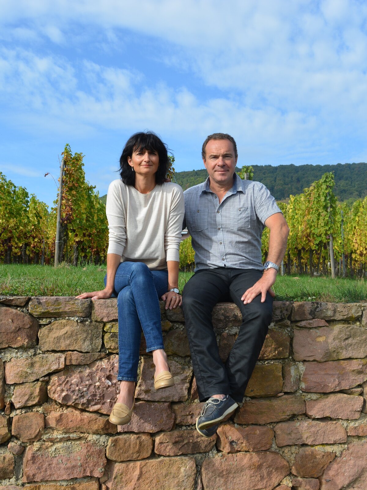 Sylvie et Claude Humbrecht dans leurs vignes